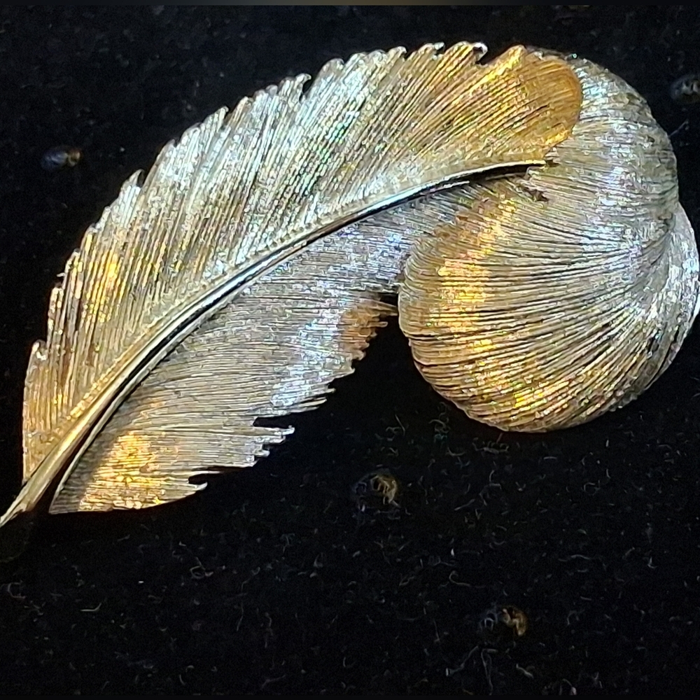 Lisner Goldtone Bird Feather Quill Brooch Textured